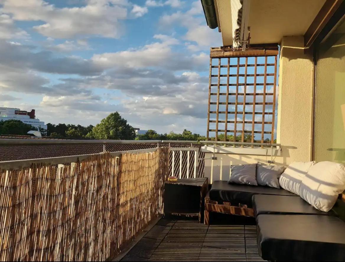 Budget Suite Mit Balkon - Privatzimmer In Wohnung - Netflix & Minibar Inklusive Koblenz  Dış mekan fotoğraf