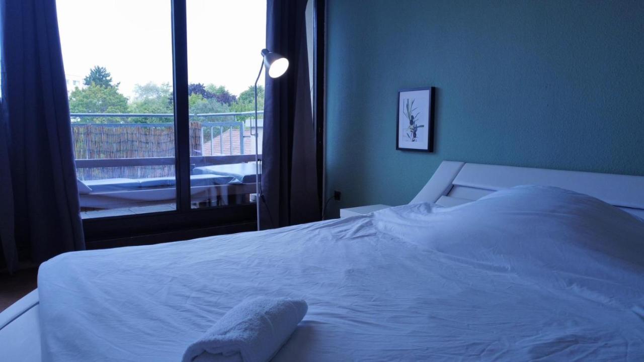 Budget Suite Mit Balkon - Privatzimmer In Wohnung - Netflix & Minibar Inklusive Koblenz  Dış mekan fotoğraf