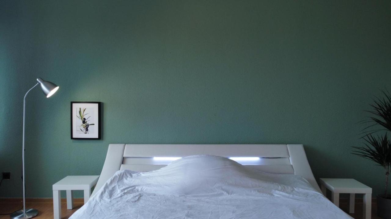 Budget Suite Mit Balkon - Privatzimmer In Wohnung - Netflix & Minibar Inklusive Koblenz  Dış mekan fotoğraf