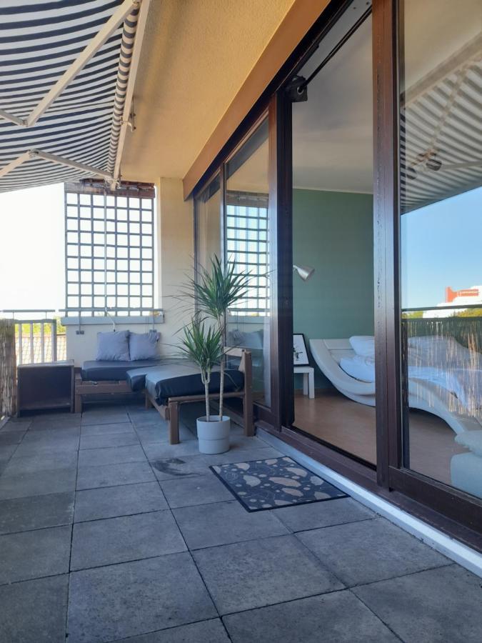 Budget Suite Mit Balkon - Privatzimmer In Wohnung - Netflix & Minibar Inklusive Koblenz  Dış mekan fotoğraf